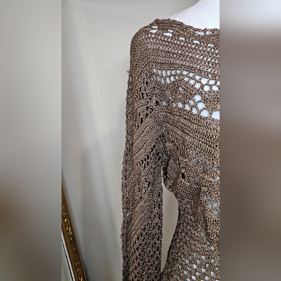 BCBGMaxAzria Crochet Metallic Thread Open Knit Top. Brown/gold. Size Large - Picture 7 of 12